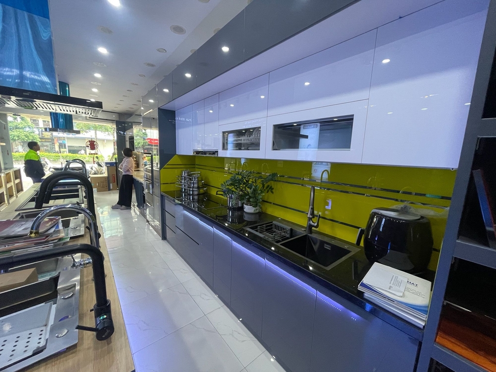 NHÀ MẶT PHỐ KINH DOANH SIÊU VIP - NGÃ TƯ NGUYỄN VĂN CỪ, QUẬN LONG BIÊN - 69M² - 37.95 TỶ