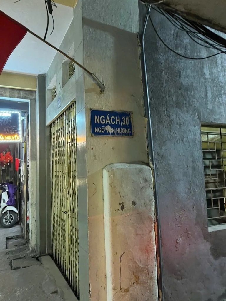 【NHÀ 4 TẦNG - NGÕ TÔN ĐỨC THẮNG, ĐỐNG ĐA】- 35m² - 2 PN - Cạnh Chợ - Tiện Ích Ngập Tràn - Giá 7 Tỷ