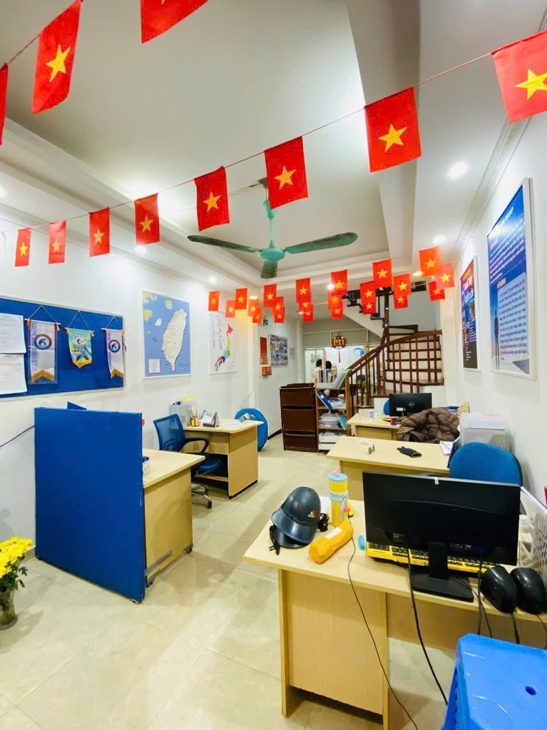 BÁN NHÀ PHÂN LÔ MAI DỊCH - CẦU GIẤY: Ô TÔ VÀO NHÀ - 6 TẦNG DÂN XÂY - CÓ Ô CHỜ THANG MÁY - DÂN TRÍ CAO