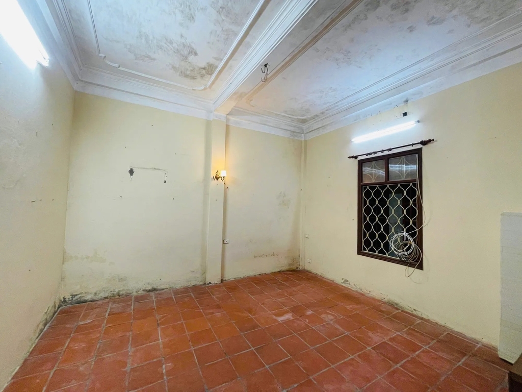 【NHÀ PHÂN LÔ QUÂN ĐỘI - VƯƠNG THỪA VŨ】- 83m² - 5 PN - Sân Ô Tô Riêng 19.5m² - Giá 13.5 Tỷ