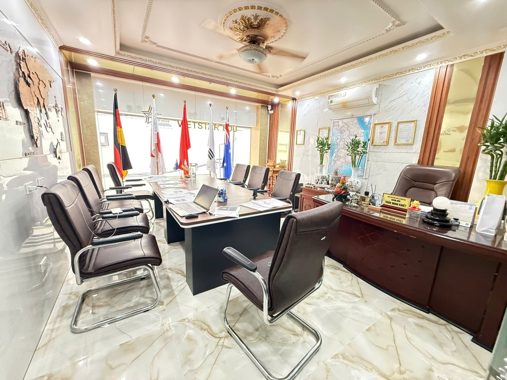 BÁN TÒA NHÀ 8 TẦNG THANG MÁY XUÂN ĐỈNH: KIẾN TRÚC BỀ THẾ - GARA Ô TÔ TRONG NHÀ - 8 PHÒNG NGỦ CAO CẤP - GIÁ 26.5 TỶ