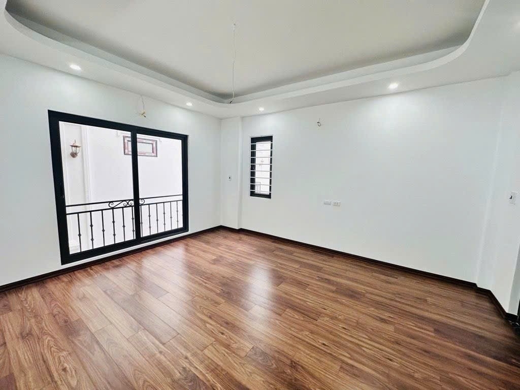 BÁN NHÀ THANH AM - LONG BIÊN: NHÀ MỚI KÍNH KOONG - MẶT TIỀN MIÊN MAN 6.1M - Ô TÔ VÀO TẬN CỔNG - GIÁ 6.99 TỶ