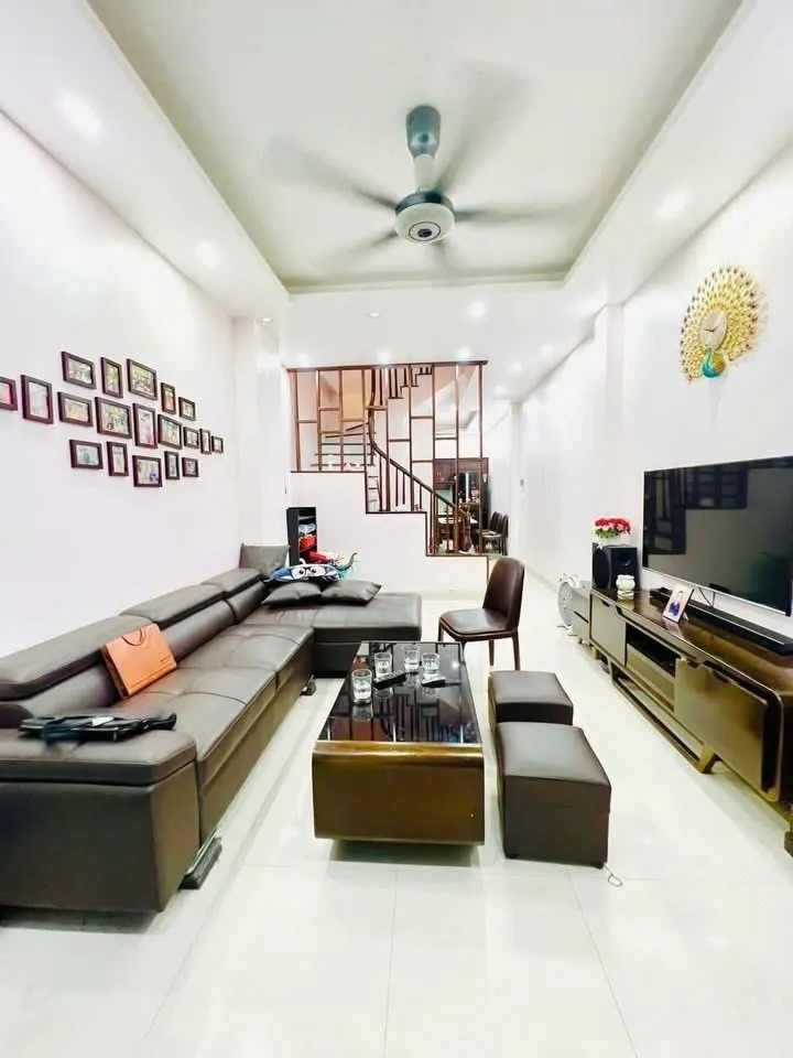 【NHÀ PHỐ 4 TẦNG 4 PHÒNG NGỦ】Lạc Long Quân, Cầu Giấy - 42/50m² - 2 Mặt Thoáng - Giá 11.5 Tỷ