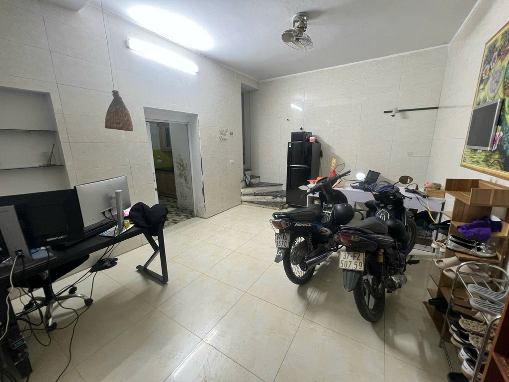 BÁN NHÀ PHÂN LÔ NGUYỄN TRÃI - THANH XUÂN: NGÕ THÔNG TỨ PHÍA - MẶT TIỀN RỘNG 5.2M - VỪA Ở VỪA KINH DOANH - GIÁ 7.1 TỶ