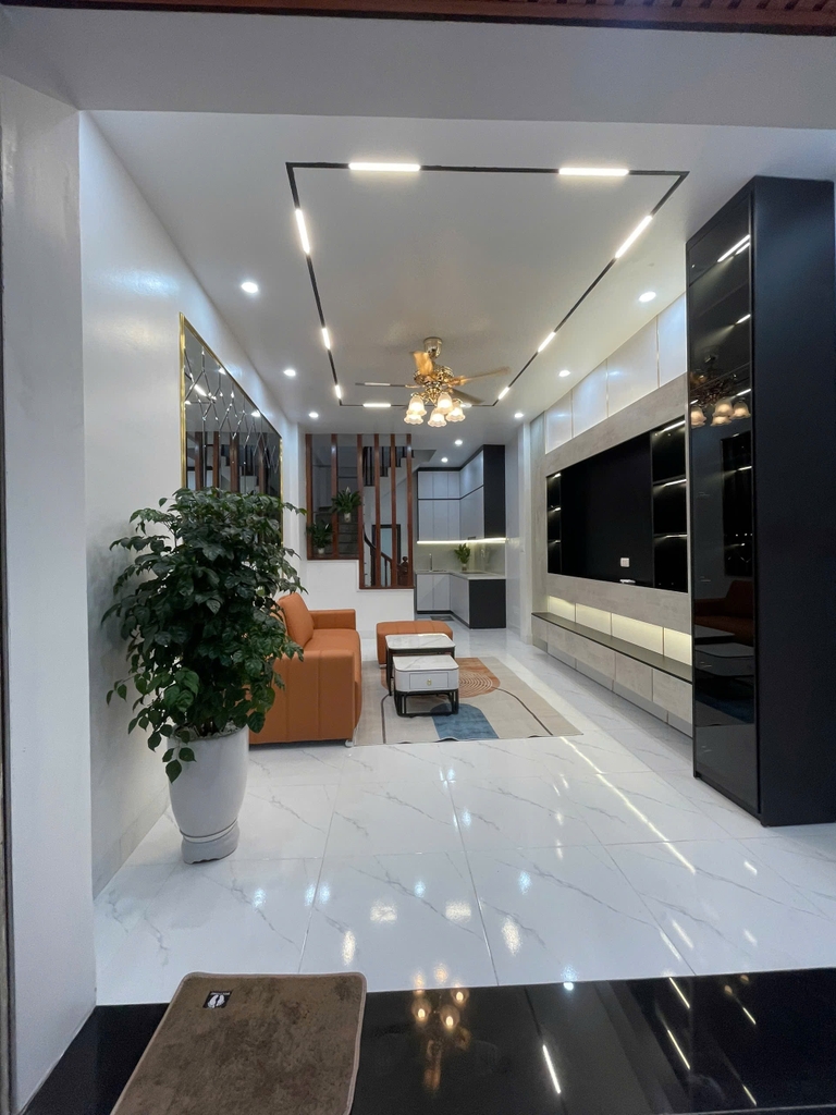 BÁN NHÀ MẶT NGÕ LINH QUANG - ĐỐNG ĐA: Ô TÔ VÀO NHÀ - KINH DOANH SẦM UẤT - 50M RA MẶT HỒ - GIÁ 15.6 TỶ