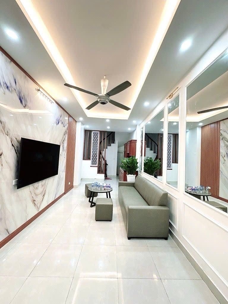 NHÀ 5 TẦNG FULL NỘI THẤT - PHƯỜNG BÁT KHỐI, LONG BIÊN - 33M² - 8.9 TỶ