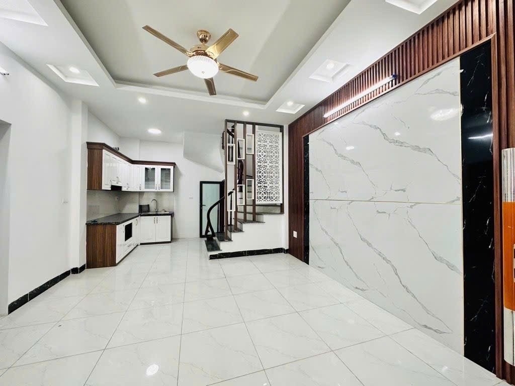 BÁN NHÀ THANH AM - LONG BIÊN: NHÀ MỚI KÍNH KOONG - MẶT TIỀN MIÊN MAN 6.1M - Ô TÔ VÀO TẬN CỔNG - GIÁ 6.99 TỶ