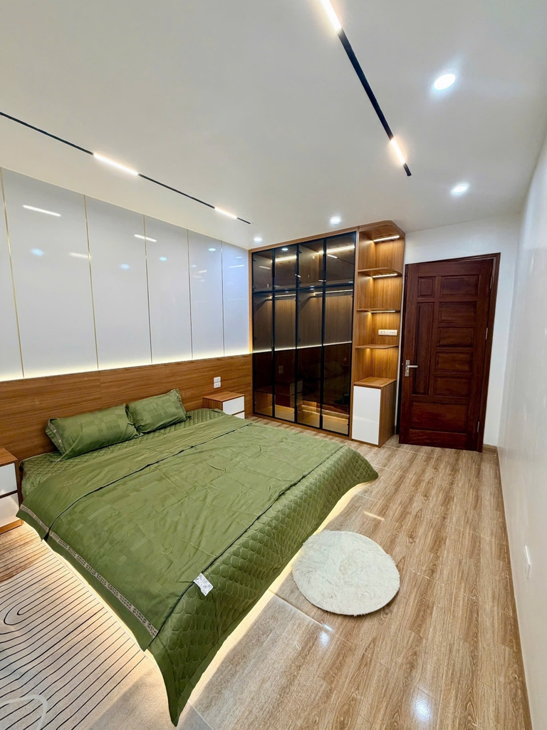 BÁN NHÀ MẶT NGÕ LINH QUANG - ĐỐNG ĐA: Ô TÔ VÀO NHÀ - KINH DOANH SẦM UẤT - 50M RA MẶT HỒ - GIÁ 15.6 TỶ