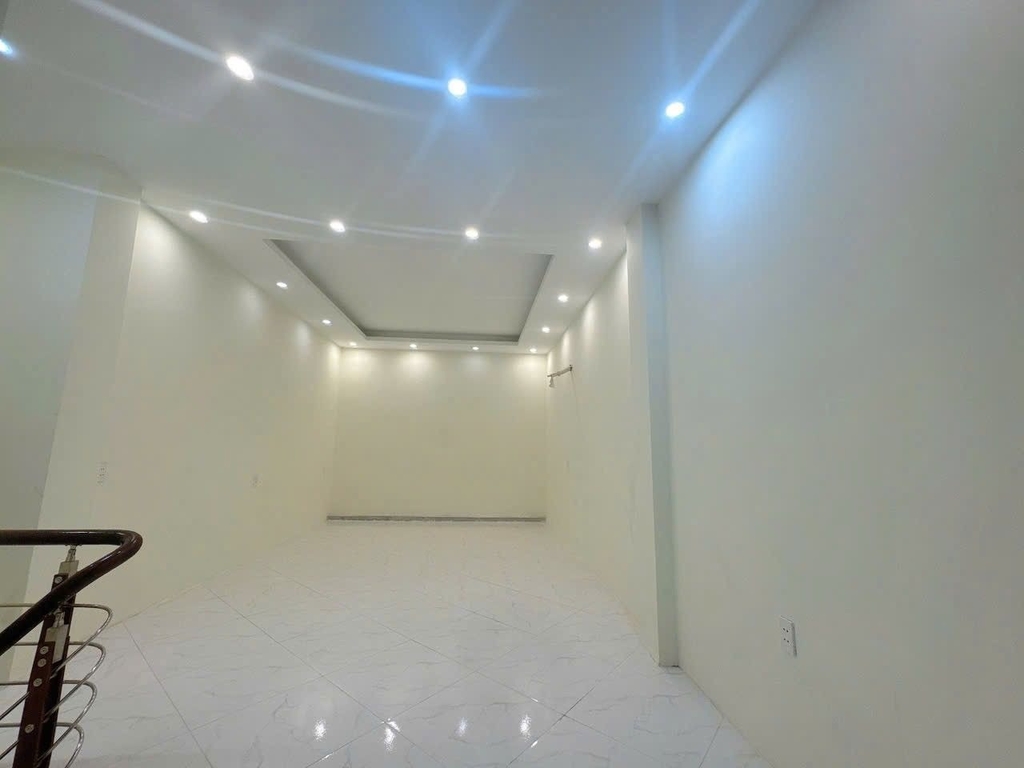 【MẶT PHỐ VIP QUÁN THÁNH】- 41m² 5 Tầng - Vị Trí Ngã Tư Vàng - Tiềm Năng KD Cực Lớn