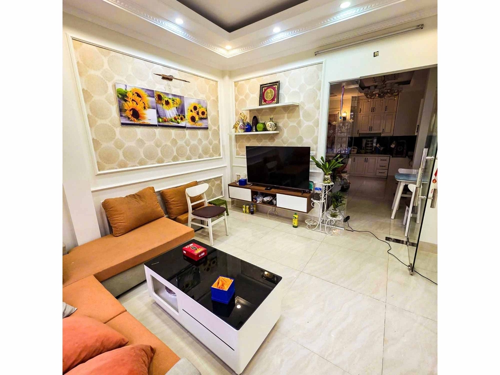 BÁN NHÀ BÁT KHỐI - LONG BIÊN: LÔ GÓC ĐẮC ĐỊA - GARA Ô TÔ TRONG NHÀ - SÁT MẶT PHỐ CỔ LINH - GIÁ 12.6 TỶ