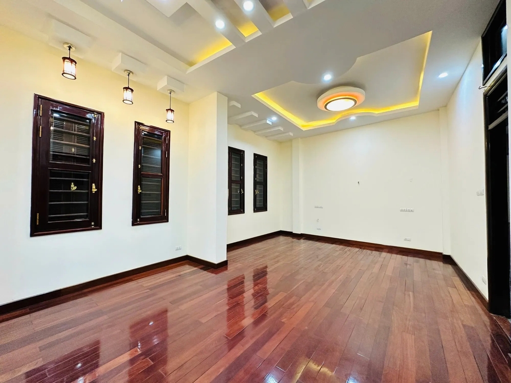 【NHÀ ĐẸP 5 TẦNG - LÔ GÓC PHÚ MỸ, NAM TỪ LIÊM】- 48/52m² - 5 PN - Ô Tô Đỗ Cửa - Gần Hồ - Giá 13 Tỷ