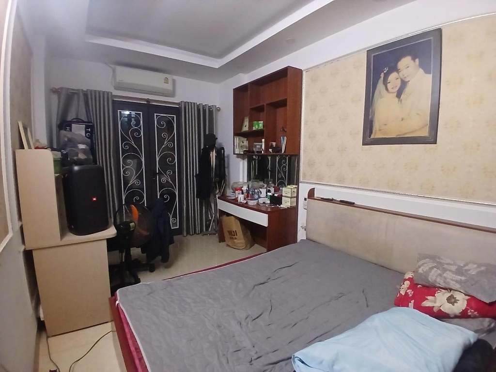 BÁN NHÀ TRẦN KHÁT CHÂN - HAI BÀ TRƯNG: VỊ TRÍ TRUNG TÂM - NGÕ NÔNG THOÁNG ĐÃNG - NHÀ ĐẸP Ở LUÔN - GIÁ 9 TỶ
