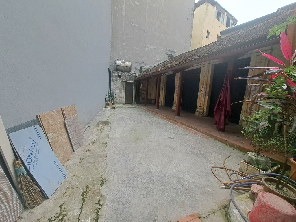 BÁN ĐẤT PHỐ GIÁP NHỊ - HOÀNG MAI: 10M RA MẶT PHỐ Ô TÔ - PHÔI XÂY 7 TẦNG THANG MÁY - VỊ TRÍ ĐẮC ĐỊA - GIÁ 7.5 TỶ