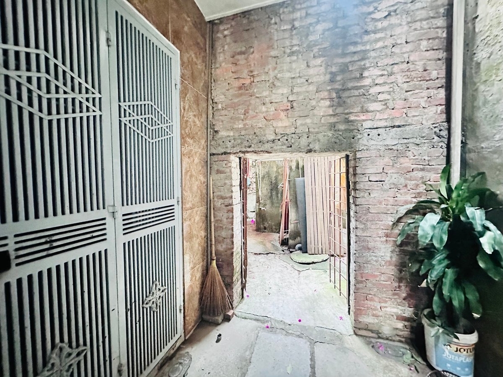 BÁN ĐẤT TRƯƠNG ĐỊNH - HOÀNG MAI: DIỆN TÍCH 61M2 - MẶT TIỀN 4.7M - 2 MẶT THOÁNG - SÁT PHỐ - GIÁ 18.9 TỶ