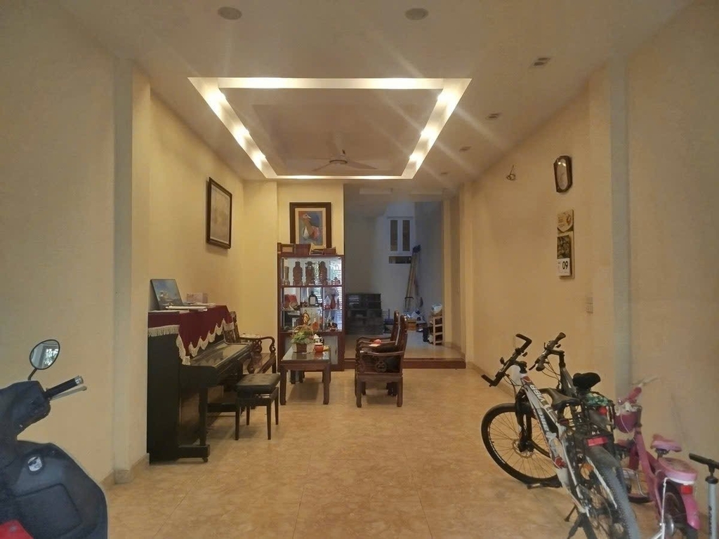 BÁN NHÀ HOÀNG QUỐC VIỆT - CẦU GIẤY: CHẤT LƯỢNG DÂN XÂY TÂM HUYẾT - THANG MÁY - MÓNG CHỜ 7 TẦNG - GIÁ 33 TỶ