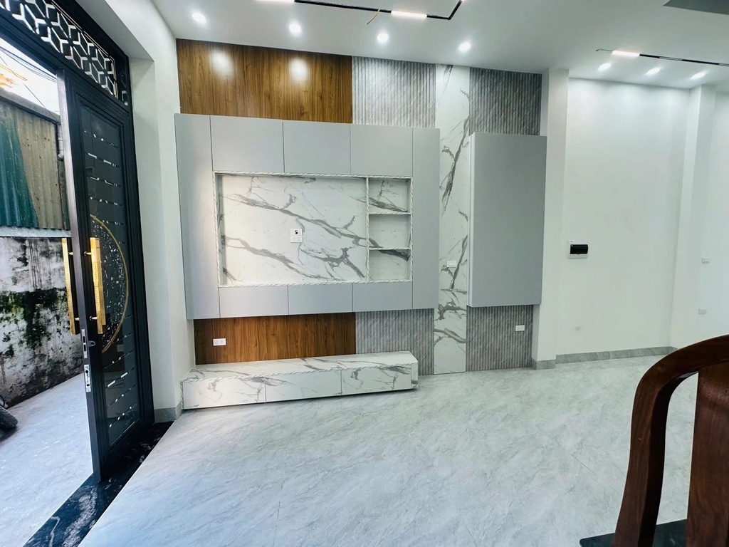 【NHÀ MỚI 5 TẦNG - LAI XÁ】- 32/36M² - 6 PN - NGÕ NÔNG - CÁCH CHỢ 30M - 6.8 TỶ