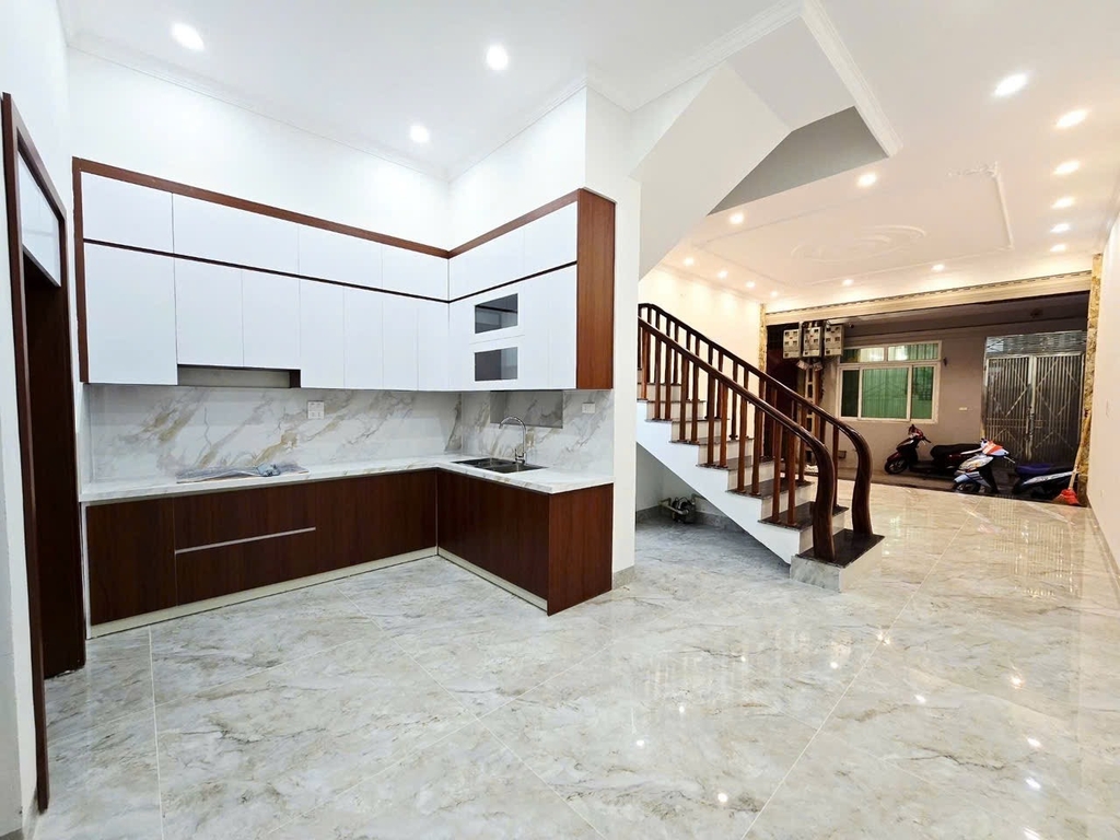 BÁN NHÀ SÀI ĐỒNG - NGUYỄN VĂN LINH: KHU PHÂN LÔ Ô TÔ VÒNG QUANH - 5 PHÒNG NGỦ RỘNG - HAI MẶT THOÁNG - GIÁ 9.7 TỶ