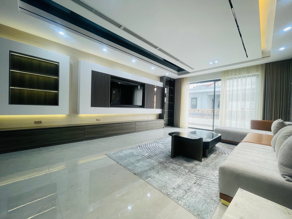 BÁN TÒA NHÀ 7 TẦNG THANG MÁY NGUYỄN VĂN CỪ - LONG BIÊN: ĐẲNG CẤP SỐNG THƯỢNG LƯU - CÓ PHÒNG XÔNG HƠI - Ô TÔ VÀO NHÀ