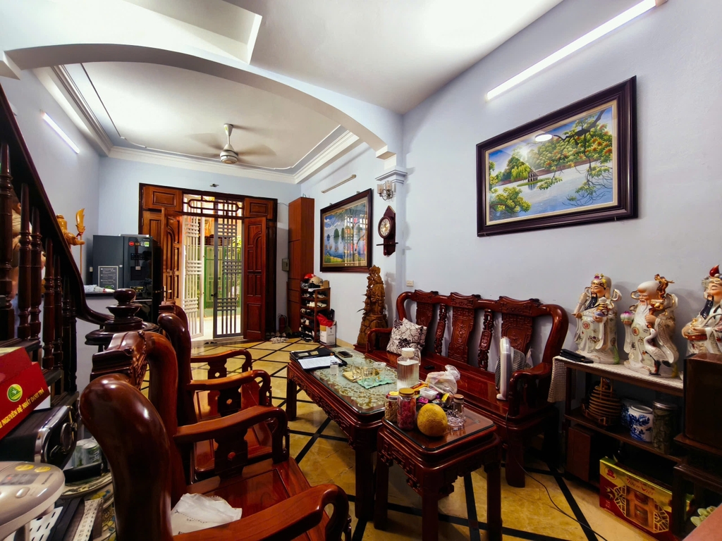 BÁN NHÀ BỒ ĐỀ - LONG BIÊN: NGÕ THÔNG Ô TÔ QUA NHÀ - DÂN XÂY 5 TẦNG KIÊN CỐ - TIỆN ÍCH HỒ ĐIỀU HÒA - GIÁ 9.5 TỶ