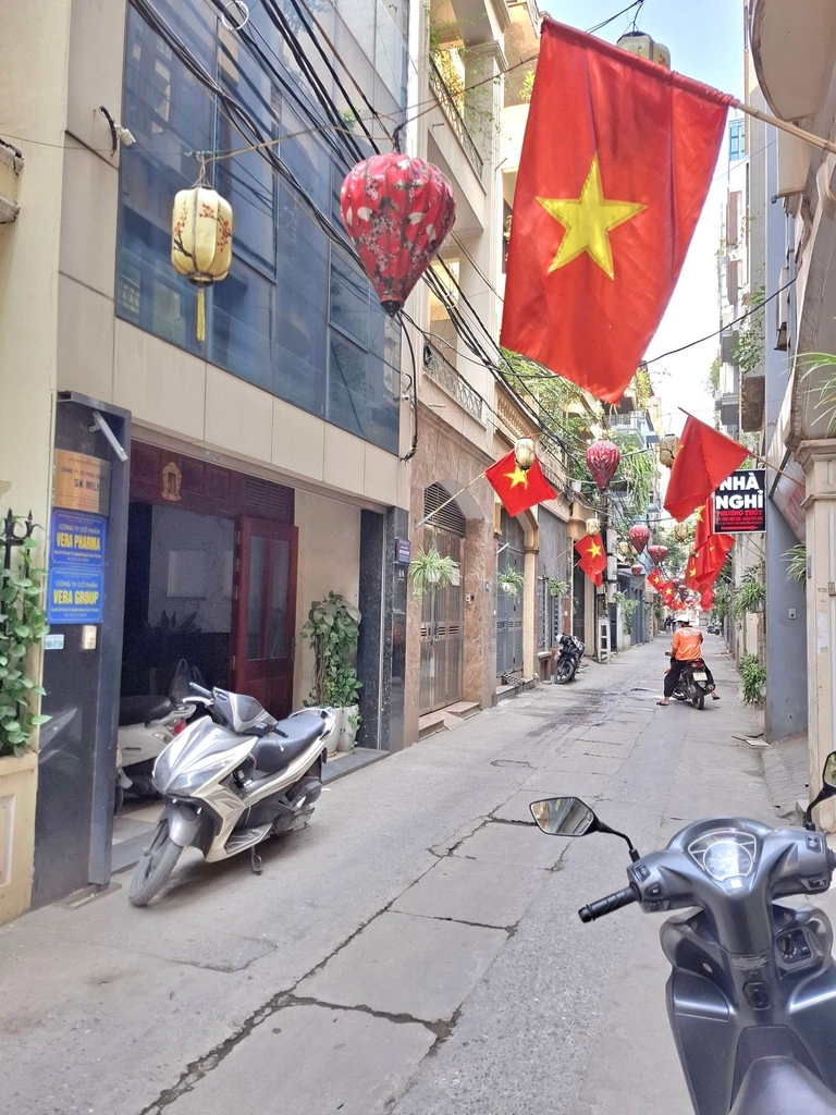 BÁN TÒA NHÀ 7 TẦNG THANG MÁY - PHÂN LÔ Ô TÔ VÀO NHÀ - 155 NG. KHANG, CẦU GIẤY - 41 TỶ