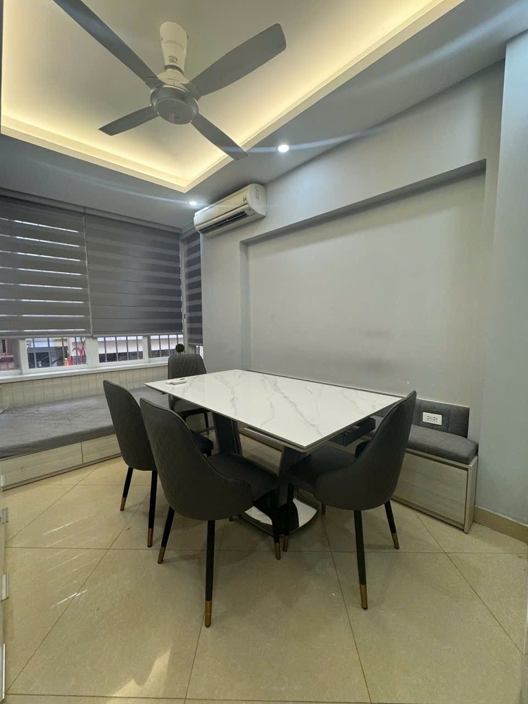 【NHÀ NGÕ THÔNG HOÀNG HOA THÁM】- 30m² 5 Tầng - Lô Góc - Kinh Doanh Đỉnh - 10.8 Tỷ