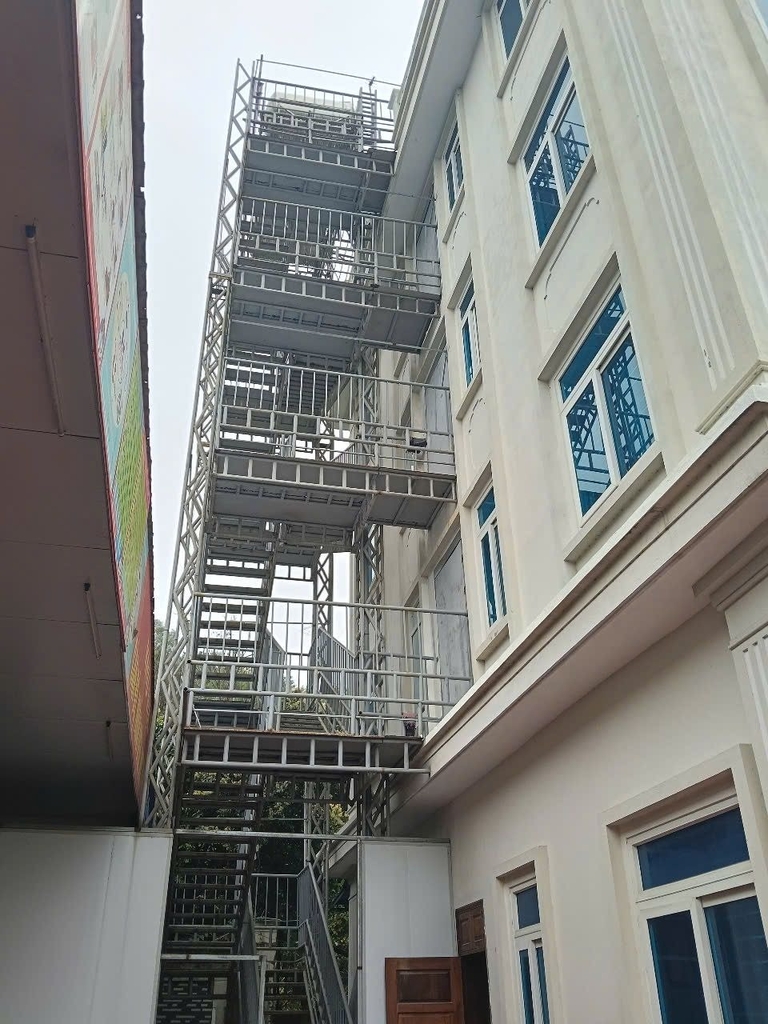 CHUYỂN NHƯỢNG KINH DOANH KHÁCH SẠN 6 TẦNG THANG MÁY - 1090M² - 36 PHÒNG - ĐƯỜNG 35, SÓC SƠN - 35 TỶ