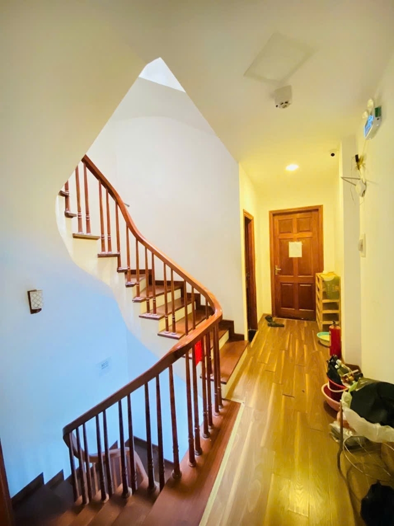 BÁN NHÀ PHÂN LÔ MAI DỊCH - CẦU GIẤY: Ô TÔ VÀO NHÀ - 6 TẦNG DÂN XÂY - CÓ Ô CHỜ THANG MÁY - DÂN TRÍ CAO