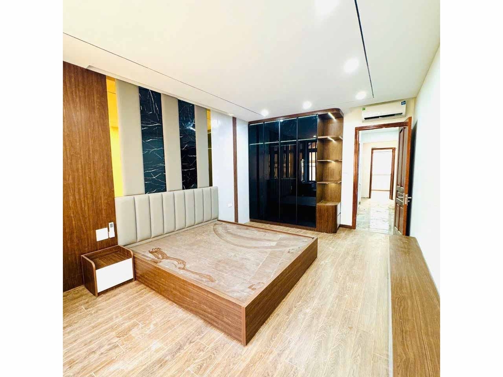 BÁN NHÀ BÁT KHỐI - LONG BIÊN: 6 TẦNG THANG MÁY - DIỆN TÍCH 52M2 - 7 PHÒNG NGỦ - Ô TÔ TRÁNH VÀO NHÀ - GIÁ 14.5 TỶ