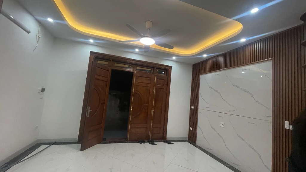 【NHÀ MỚI 5 TẦNG - MINH KHAI, HAI BÀ TRƯNG】- 34m² - 3 PN - Mặt Tiền Khủng - Ngõ Nông Thẳng - Giá 8.7 Tỷ