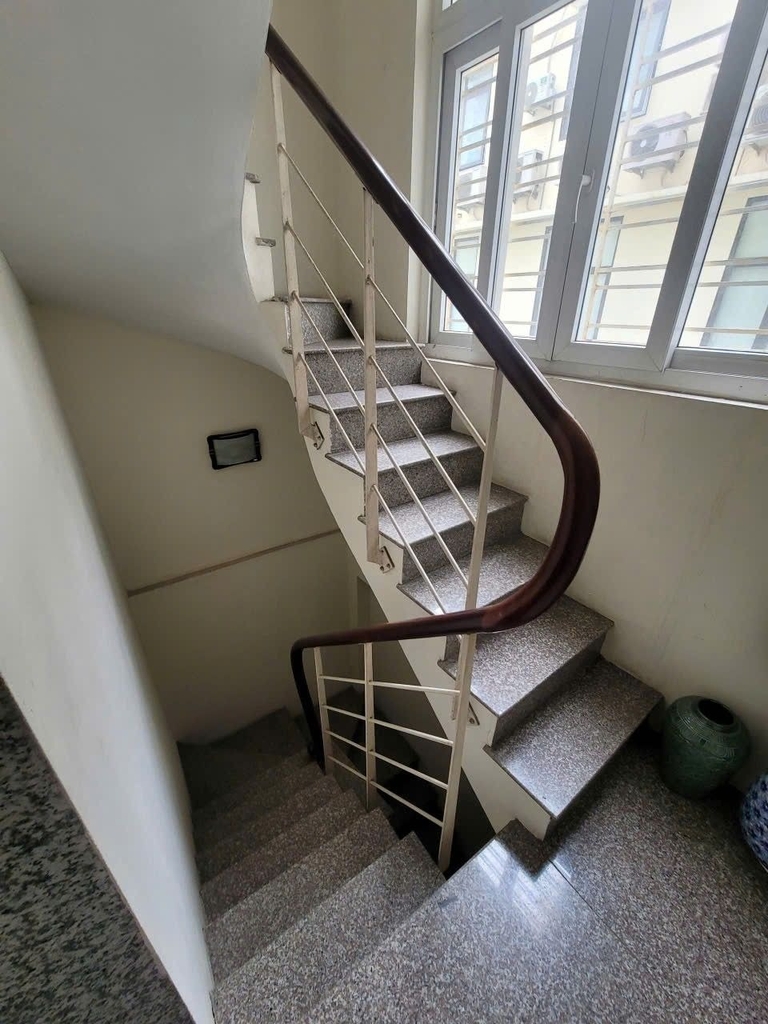 【SIÊU PHẨM CẠNH LĂNG BÁC - ÔNG ÍCH KHIÊM】- 43m² 7 Tầng Thang Máy - 6 Căn Hộ Khép Kín - 18 Tỷ