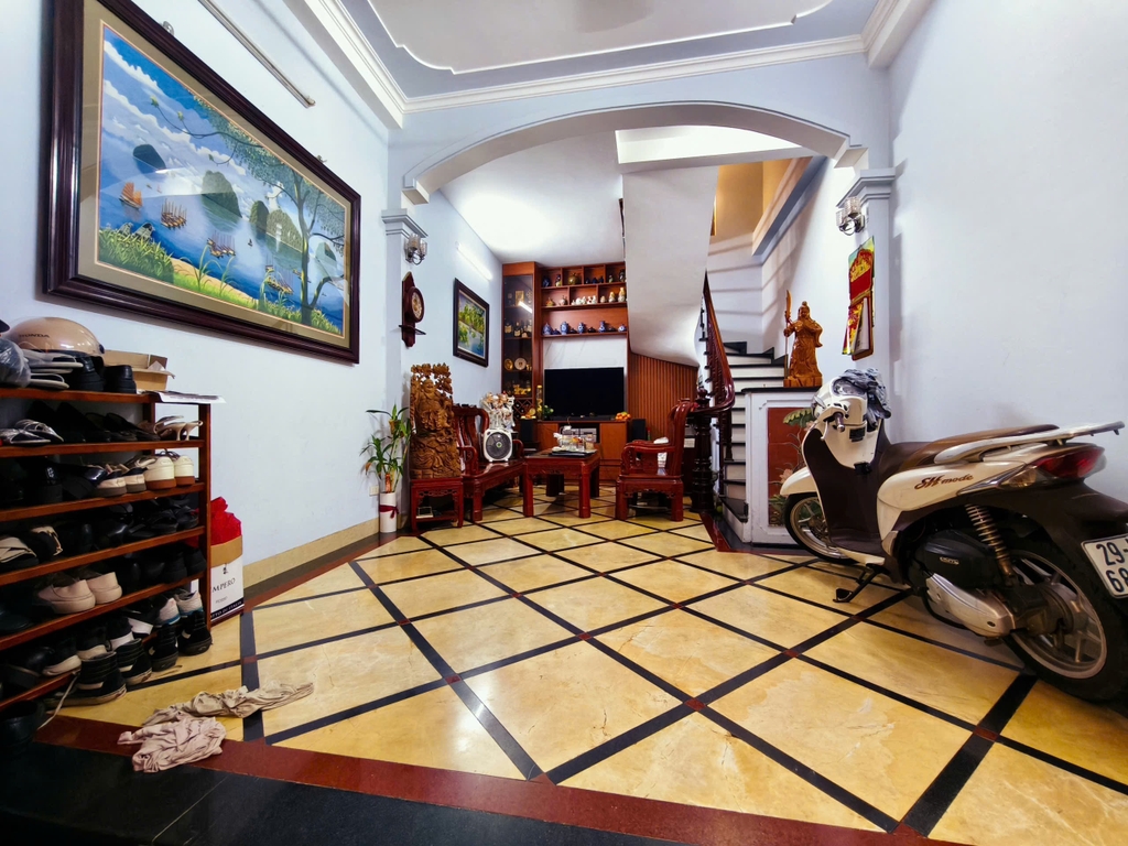 BÁN NHÀ BỒ ĐỀ - LONG BIÊN: NGÕ THÔNG Ô TÔ QUA NHÀ - DÂN XÂY 5 TẦNG KIÊN CỐ - TIỆN ÍCH HỒ ĐIỀU HÒA - GIÁ 9.5 TỶ