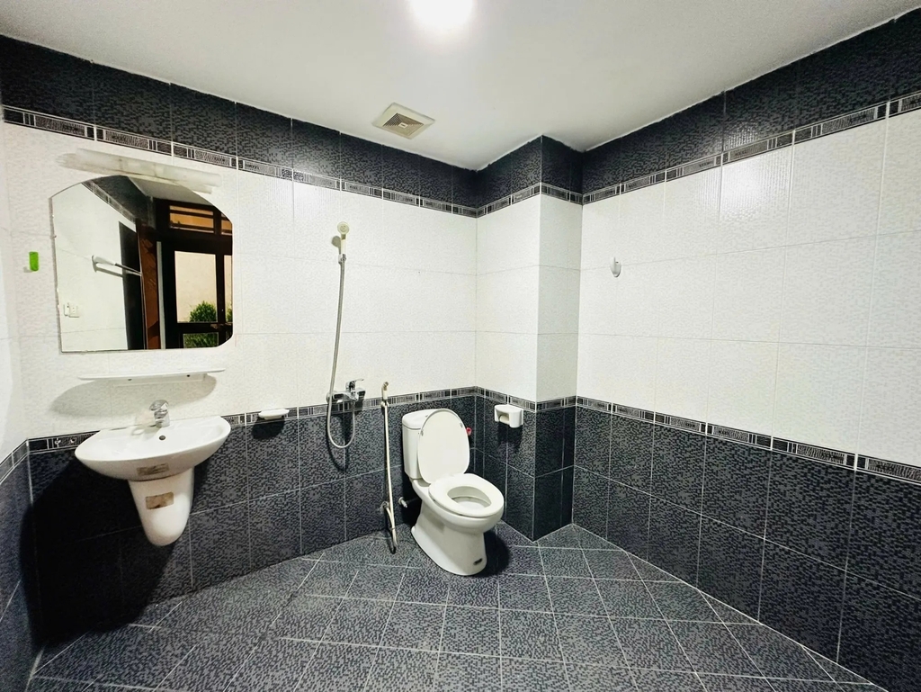 【NHÀ ĐẸP 5 TẦNG - LÔ GÓC PHÚ MỸ, NAM TỪ LIÊM】- 48/52m² - 5 PN - Ô Tô Đỗ Cửa - Gần Hồ - Giá 13 Tỷ