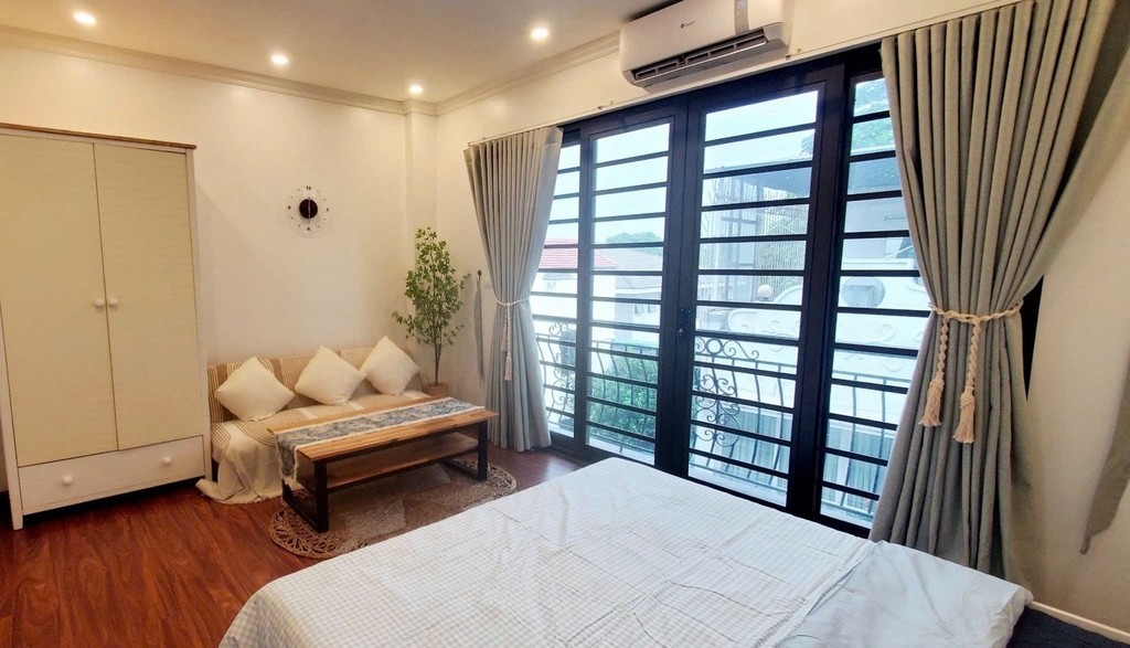 NHÀ 5 TẦNG HAI THOÁNG, Ô TÔ ĐỖ CỬA - PHỐ LÂM DU LONG BIÊN - 31M² - 9.95 TỶ