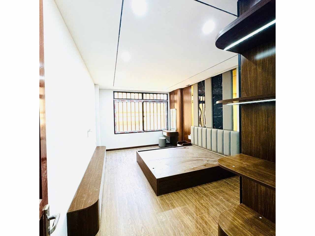 BÁN NHÀ BÁT KHỐI - LONG BIÊN: 6 TẦNG THANG MÁY - DIỆN TÍCH 52M2 - 7 PHÒNG NGỦ - Ô TÔ TRÁNH VÀO NHÀ - GIÁ 14.5 TỶ