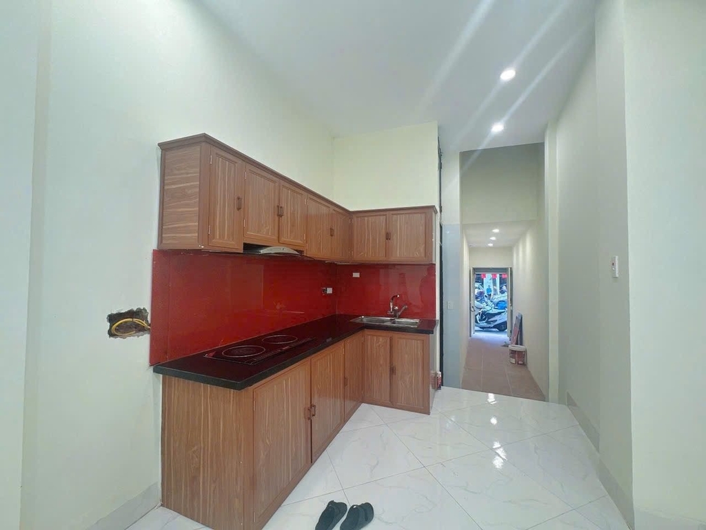 【MẶT PHỐ VIP QUÁN THÁNH】- 41m² 5 Tầng - Vị Trí Ngã Tư Vàng - Tiềm Năng KD Cực Lớn