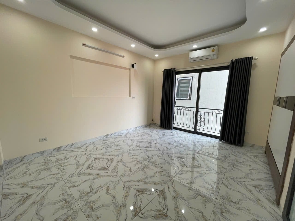 BÁN NHÀ BÁT KHỐI - LONG BIÊN: VỊ TRÍ ĐẮC ĐỊA Ô TÔ ĐỖ CỔNG - NHÀ MỚI 5 TẦNG HIỆN ĐẠI - GIÁ ĐẦU TƯ 6.25 TỶ