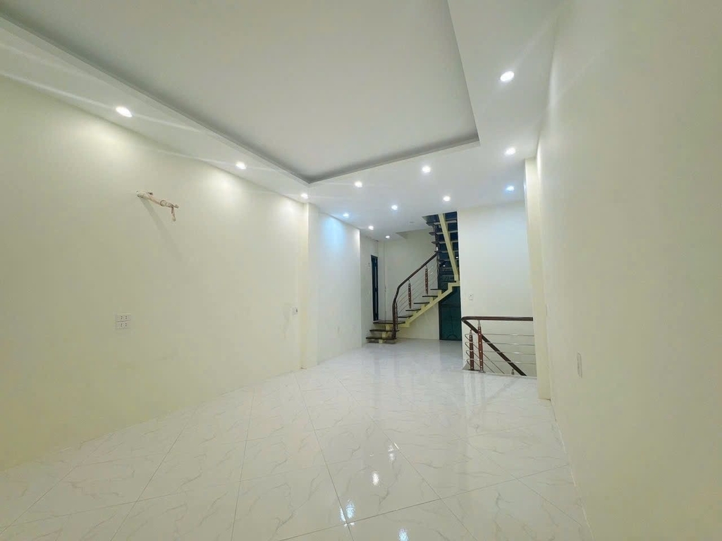 【MẶT PHỐ VIP QUÁN THÁNH】- 41m² 5 Tầng - Vị Trí Ngã Tư Vàng - Tiềm Năng KD Cực Lớn