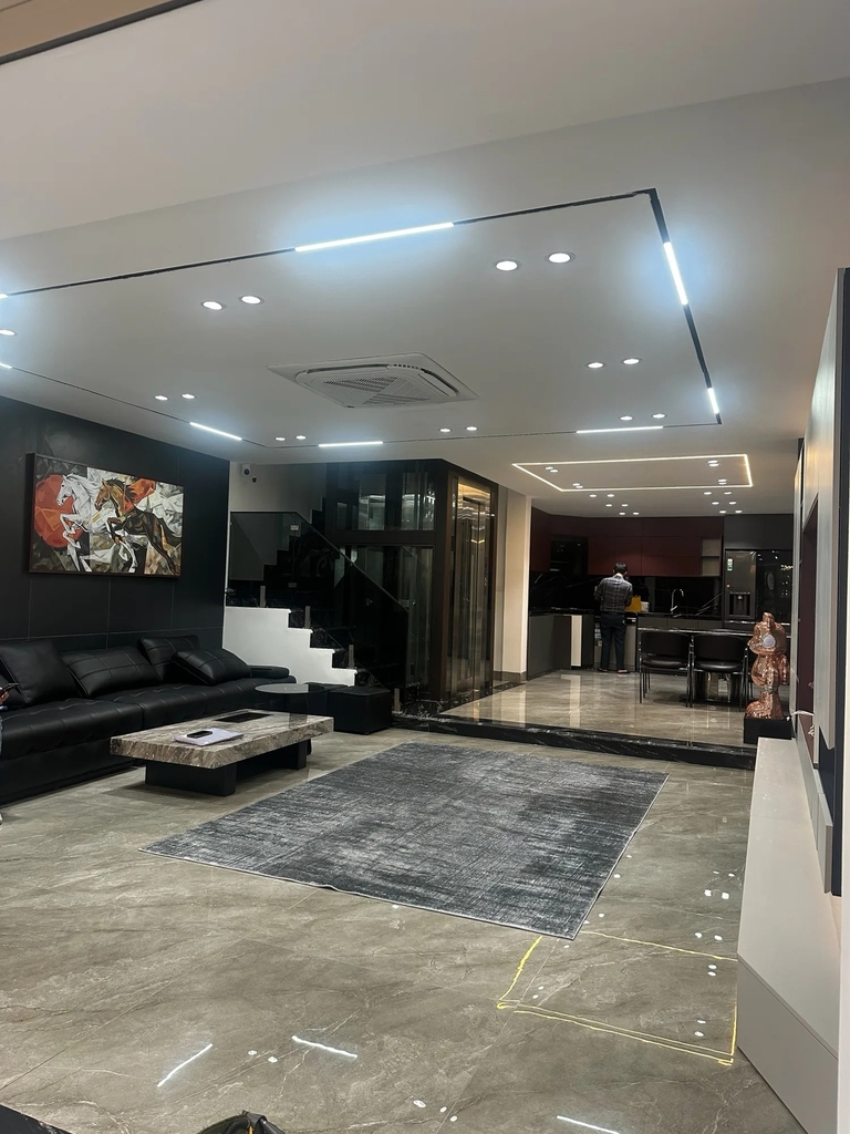 BÁN TÒA NHÀ MẶT PHỐ THANH AM - LONG BIÊN: LÔ GÓC 2 MẶT THOÁNG - THANG MÁY NHẬP KHẨU - KINH DOANH ĐA NGÀNH - FULL NỘI THẤT 5 SAO