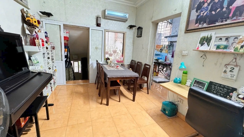 BÁN NHÀ PHAN HUY ÍCH - QUÁN THÁNH: LÕI BA ĐÌNH - CÁCH MẶT PHỐ 8M - VỊ TRÍ KIM CƯƠNG - GIÁ 12.7 TỶ