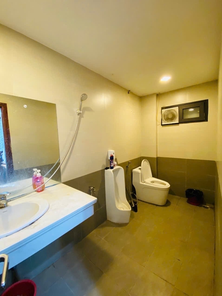 BÁN NHÀ PHÂN LÔ MAI DỊCH - CẦU GIẤY: Ô TÔ VÀO NHÀ - 6 TẦNG DÂN XÂY - CÓ Ô CHỜ THANG MÁY - DÂN TRÍ CAO