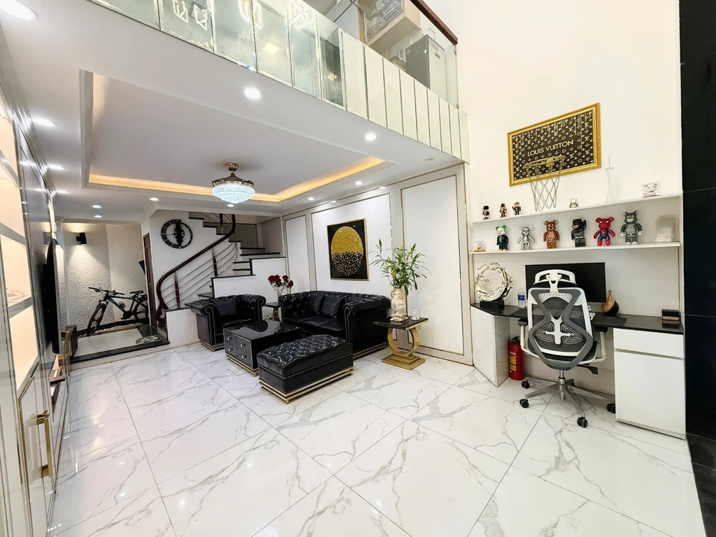 【SIÊU PHẨM NHÀ 6 TẦNG - NGÕ 3 GÁC PHI GIẾNG MỨT】- Quỳnh Lôi, Hai Bà Trưng - 42/45m² - 4PN - Sổ Đỏ Chính Chủ - Giá 13.3 Tỷ