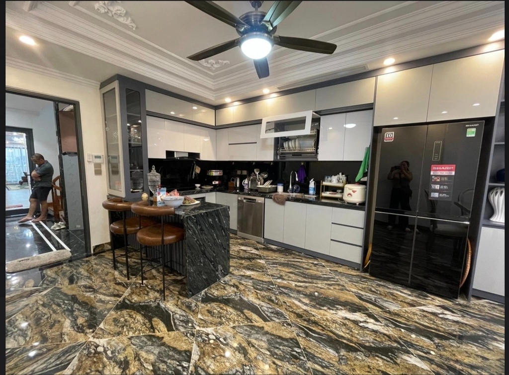 BÁN TÒA NHÀ MẶT PHỐ NGÔ GIA TỰ - LONG BIÊN: 7 TẦNG THANG MÁY - DÂN XÂY ĐỘC LẬP - CÔNG NĂNG 10 PHÒNG NGỦ - KINH DOANH SIÊU ĐỈNH