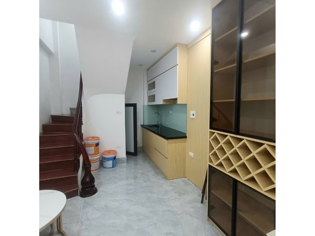 BÁN NHÀ MỚI KÍNH COONG TÔN THẤT TÙNG - ĐỐNG ĐA: NGÕ THÔNG PHÂN LÔ - 10M RA Ô TÔ TRÁNH - SÁT VINCOM PHẠM NGỌC THẠCH - GIÁ 8.8 TỶ