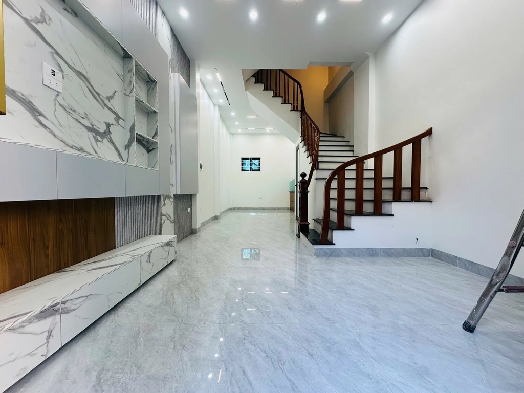 【NHÀ MỚI 5 TẦNG - LAI XÁ】- 32/36M² - 6 PN - NGÕ NÔNG - CÁCH CHỢ 30M - 6.8 TỶ