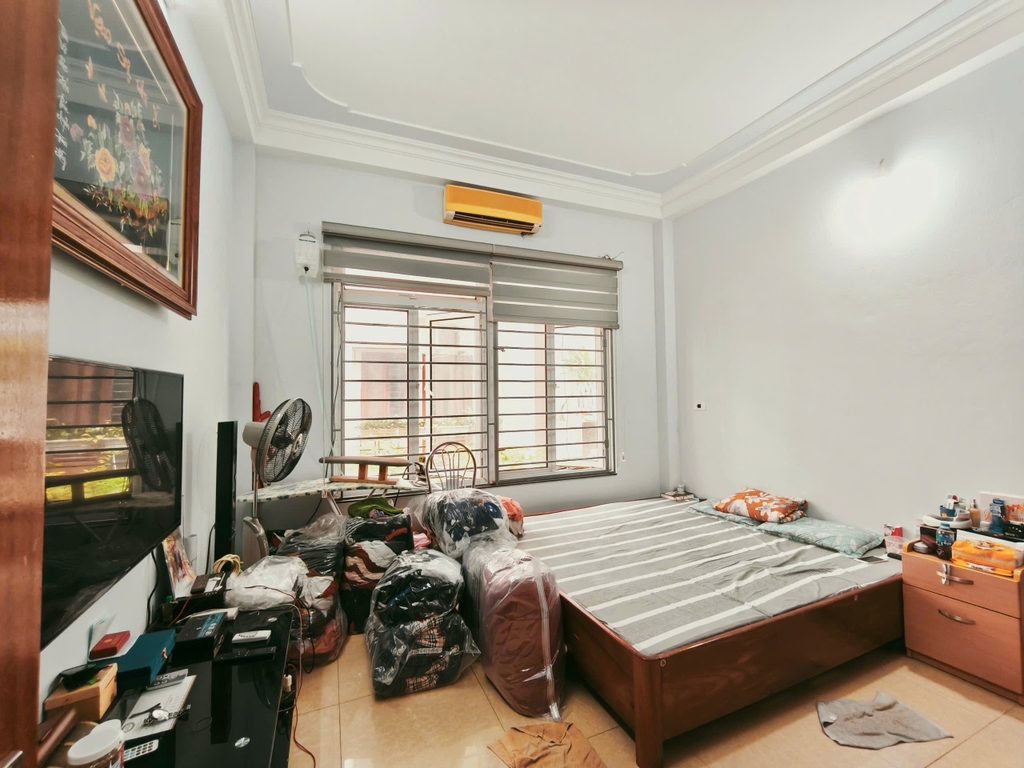 BÁN NHÀ BỒ ĐỀ - LONG BIÊN: NGÕ THÔNG Ô TÔ QUA NHÀ - DÂN XÂY 5 TẦNG KIÊN CỐ - TIỆN ÍCH HỒ ĐIỀU HÒA - GIÁ 9.5 TỶ