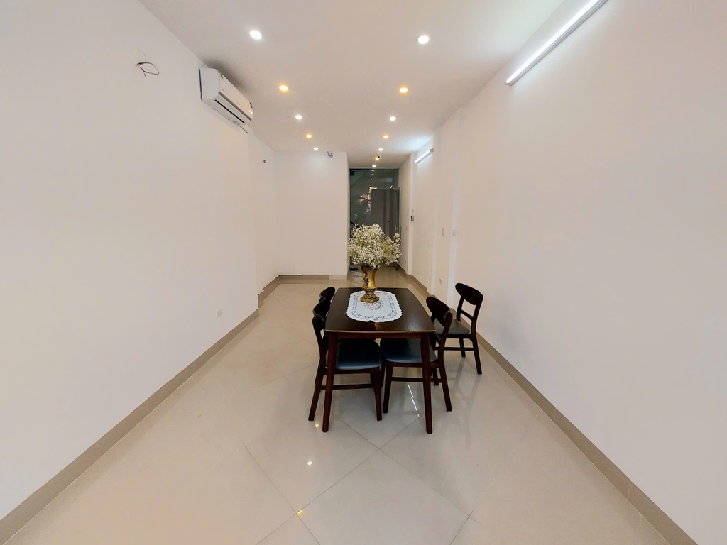 【MẶT PHỐ KINH DOANH NGÃ TƯ KIM MÃ - NÚI TRÚC】- 37m² - 5 TẦNG - ĐỐI DIỆN ĐSQ - 23.8 TỶ