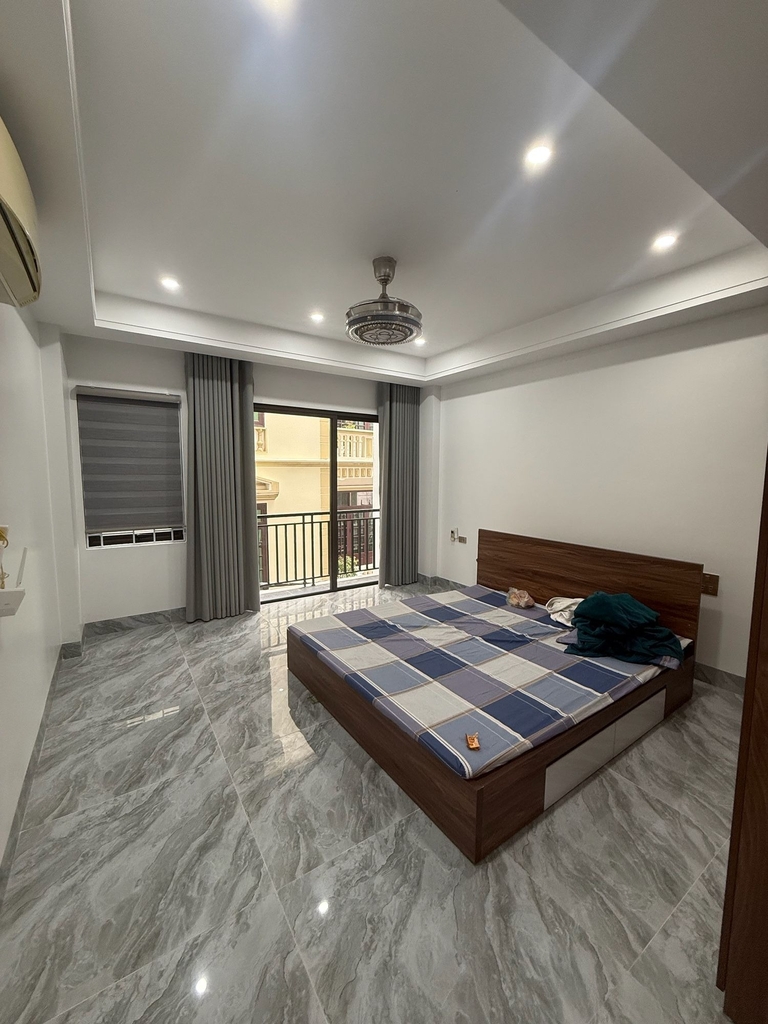 HOA HẬU 8 TẦNG THANG MÁY, GARA 7 CHỖ - NGÕ NGUYỄN VĂN CỪ LONG BIÊN - 41M² - 17.5 TỶ