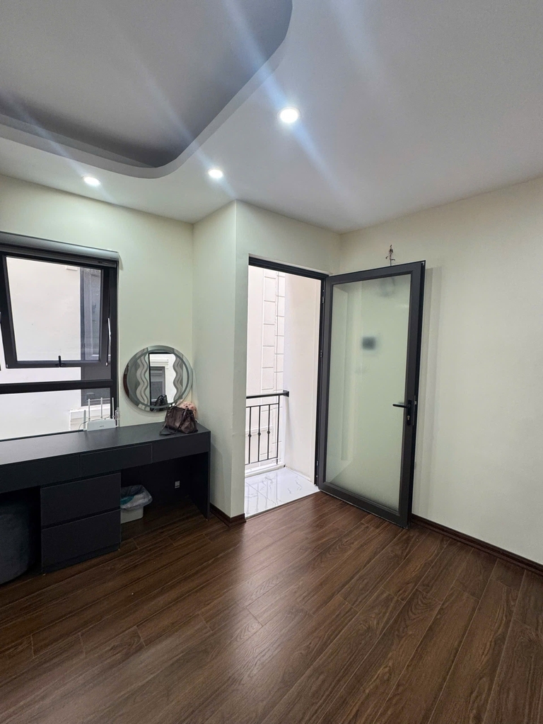 NHÀ 6 TẦNG CAO CẤP CÓ THANG MÁY - NGÕ THÔNG HỒNG TIẾN BỒ ĐỀ - 35M² - 10.4 TỶ