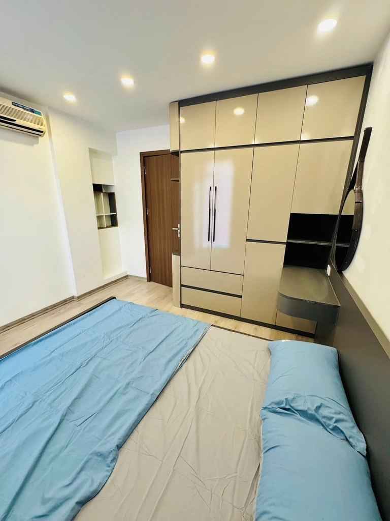 【CĂN HỘ TẬP THỂ FULL NT - NGUYỄN CHÍNH, HOÀNG MAI】- Tân Mai, Hoàng Mai - 26m² (SD 65m²) - 2PN - Sân Rộng - Giá 3.95 Tỷ