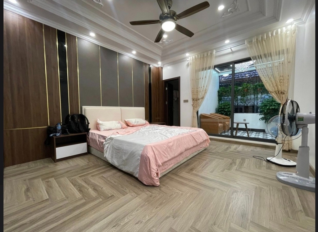 BÁN TÒA NHÀ MẶT PHỐ NGÔ GIA TỰ - LONG BIÊN: 7 TẦNG THANG MÁY - DÂN XÂY ĐỘC LẬP - CÔNG NĂNG 10 PHÒNG NGỦ - KINH DOANH SIÊU ĐỈNH